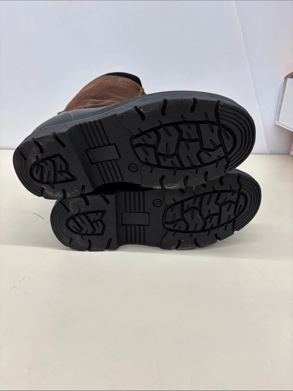 3M Thinsulate Brown Leather and Black Rubber